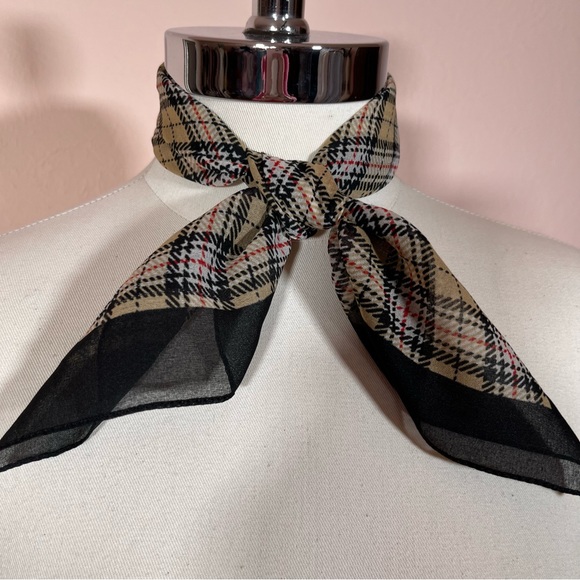Vintage 80 90 Retro Camel Tan Black Academia Plaid classic Preppy Neck Scarf - Picture 13 of 13
